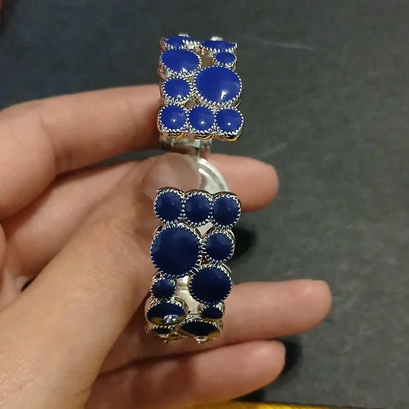 Quartz movement blue blinged out cuff watch - Picture 7 of 11